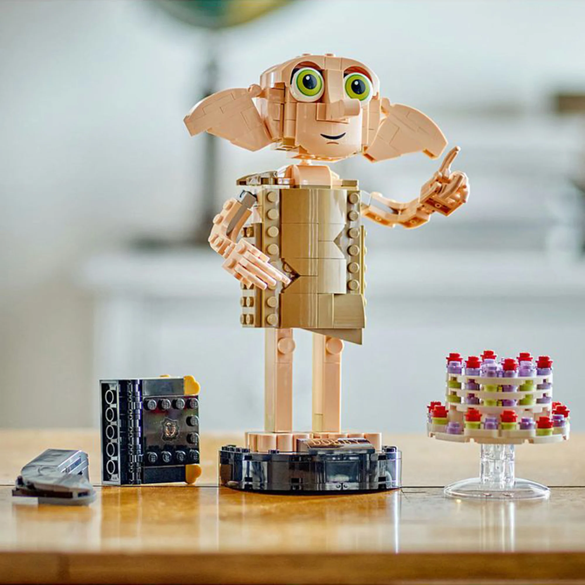 LEGO Harry Potter Dobby the House-Elf 76421 (403 pieces) - Image 6